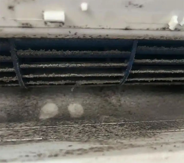 顺庆空调吹的风有股烧焦味是怎么回事